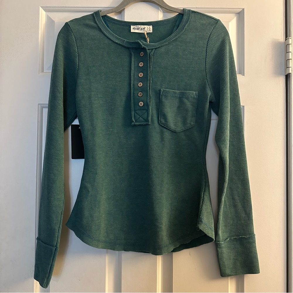 New In Waffle Knit Long Sleeve Henley in Forest Sz Small NWT “FITS LIKE AN XS”